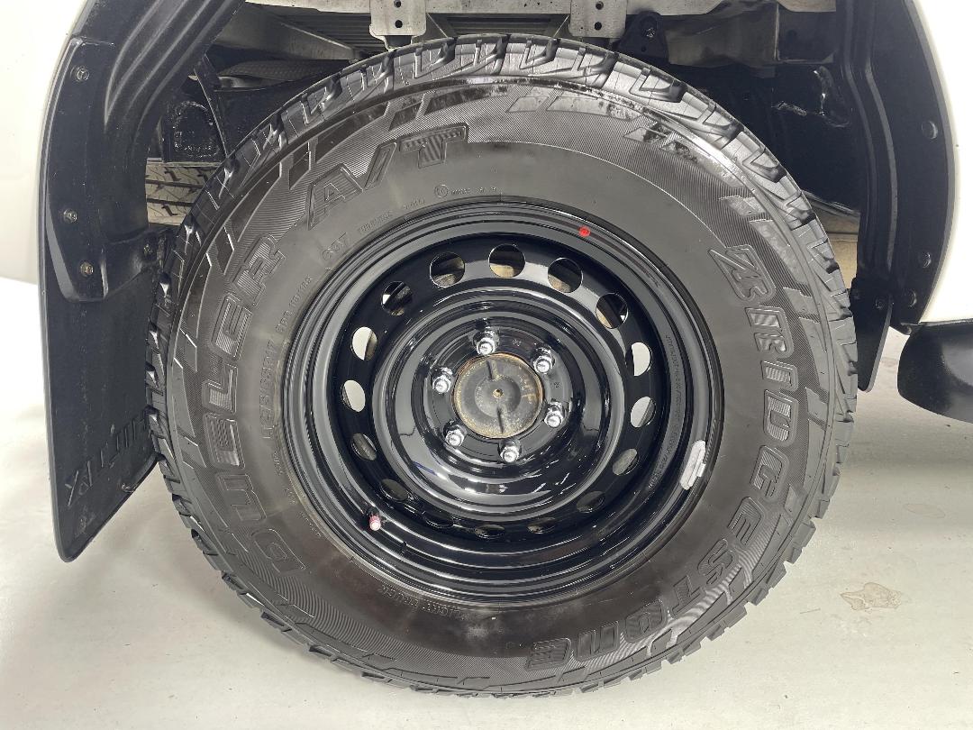 Photo '12' of Toyota Hilux