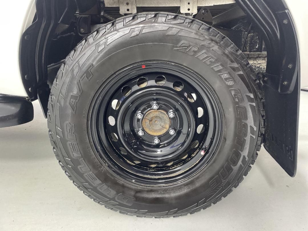 Photo '11' of Toyota Hilux