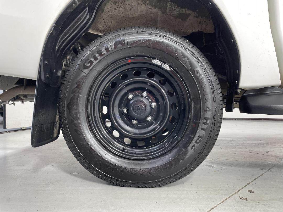 Photo '12' of Toyota Hilux