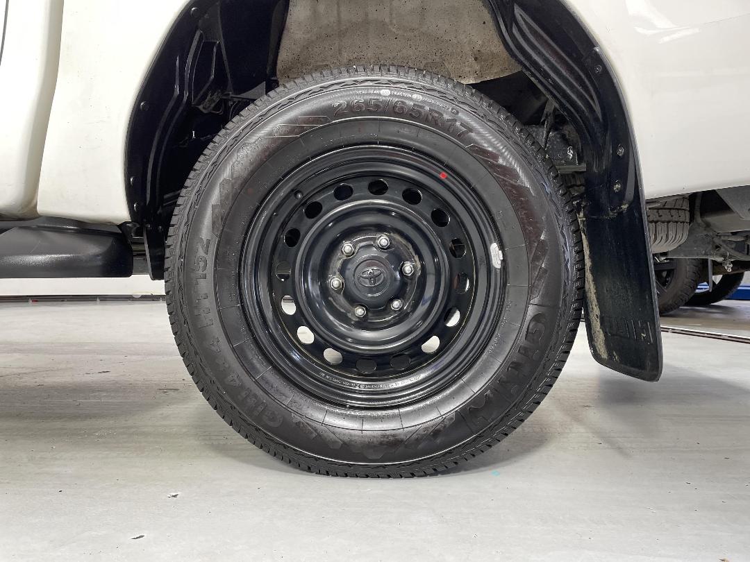 Photo '11' of Toyota Hilux