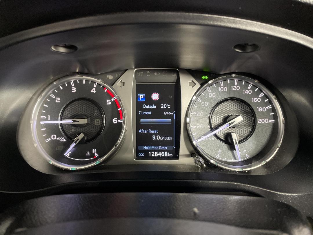 Photo '21' of Toyota Hilux