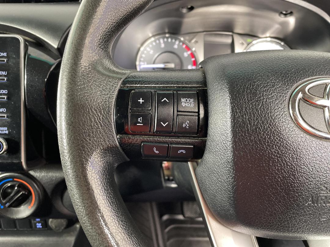 Photo '28' of Toyota Hilux