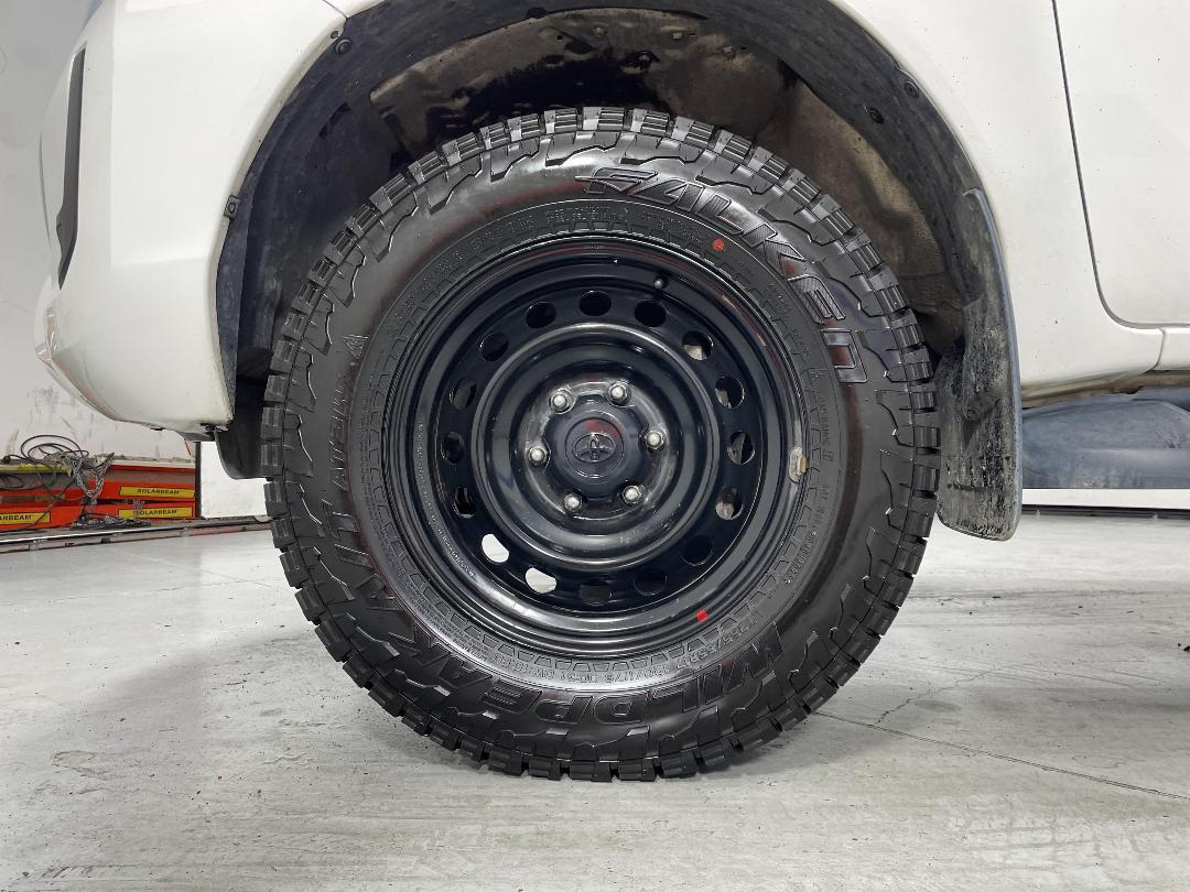 Photo '10' of Toyota Hilux