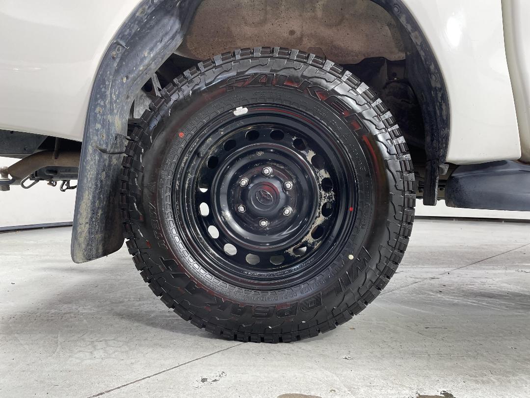 Photo '12' of Toyota Hilux