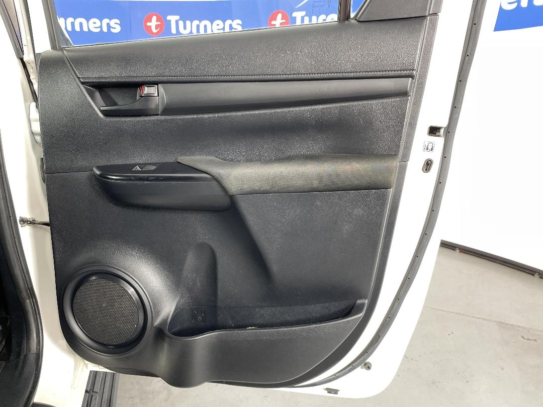 Photo '19' of Toyota Hilux