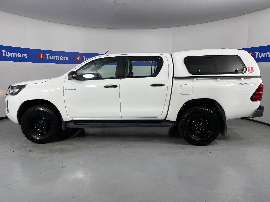Photo '24' of Toyota Hilux