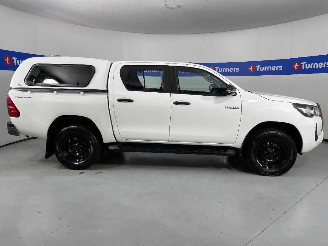 Photo '23' of Toyota Hilux