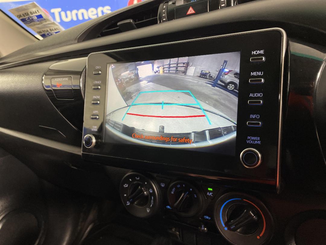 Photo '32' of Toyota Hilux