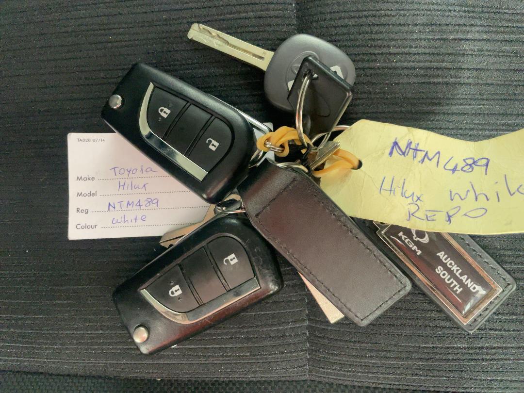 Photo '22' of Toyota Hilux