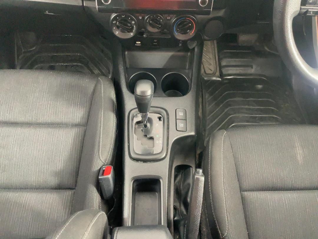 Photo '18' of Toyota Hilux