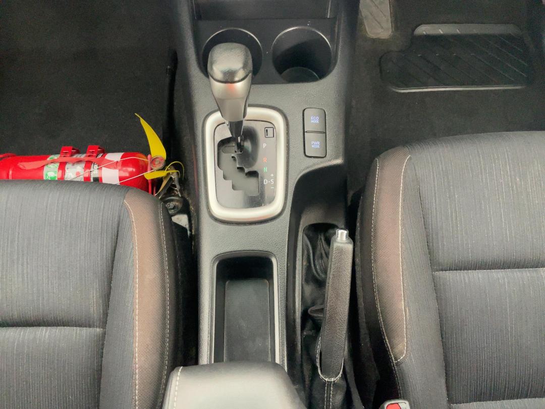 Photo '18' of Toyota Hilux