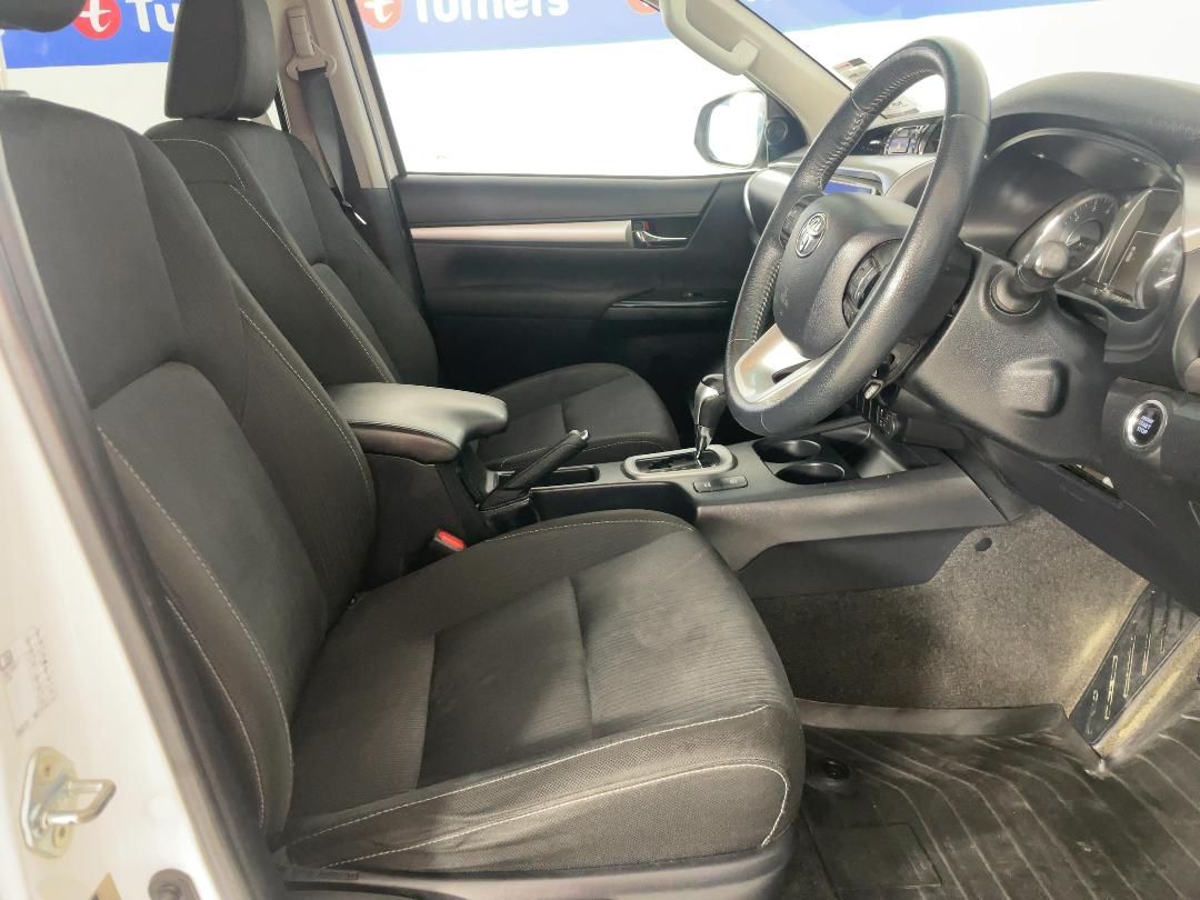 Photo '16' of Toyota Hilux Photo '16' of Toyota Hilux