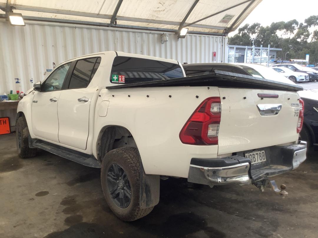 Photo '6' of Toyota Hilux SR5 TD DC