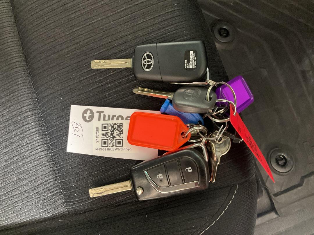 Photo '22' of Toyota Hilux