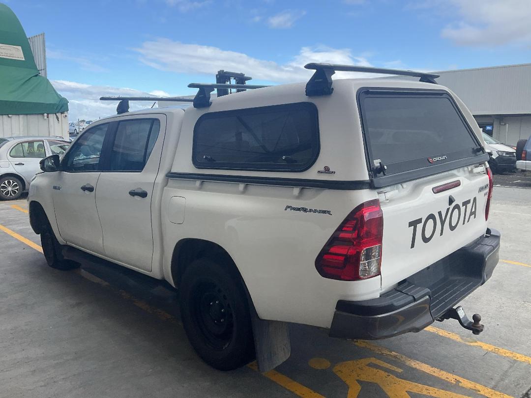 Photo '4' of Toyota Hilux SR TD DC Photo '4' of Toyota Hilux SR TD DC