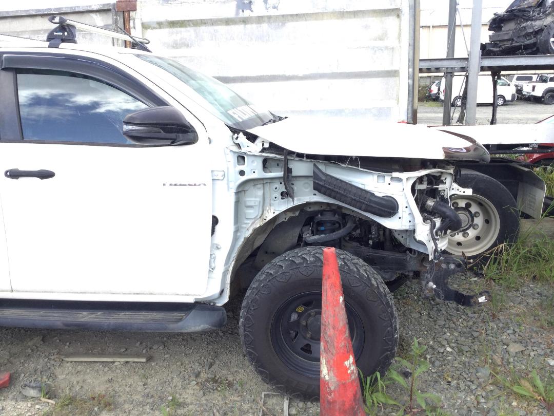 Photo '3' of Toyota Hilux SR TD DC Photo '3' of Toyota Hilux SR TD DC