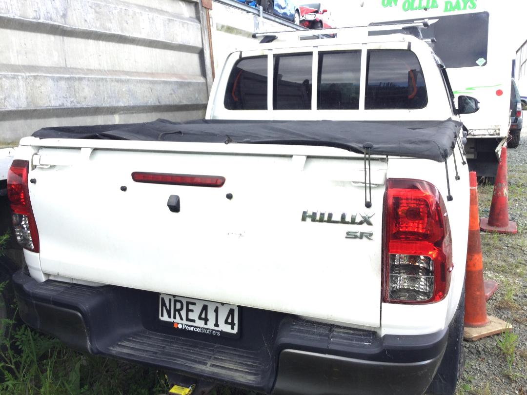 Photo '6' of Toyota Hilux SR TD DC Photo '6' of Toyota Hilux SR TD DC