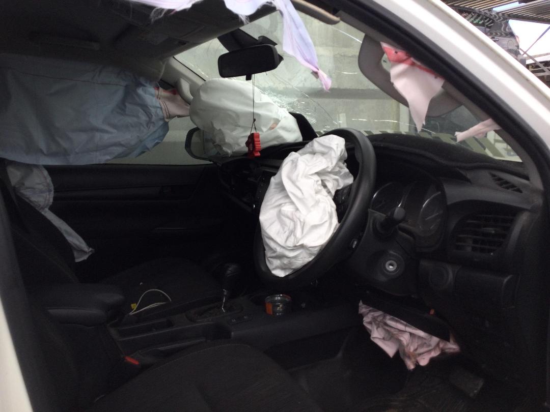 Photo '4' of Toyota Hilux SR TD DC Photo '4' of Toyota Hilux SR TD DC