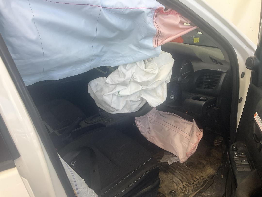 Photo '17' of Toyota Hilux SR TD DC Photo '17' of Toyota Hilux SR TD DC