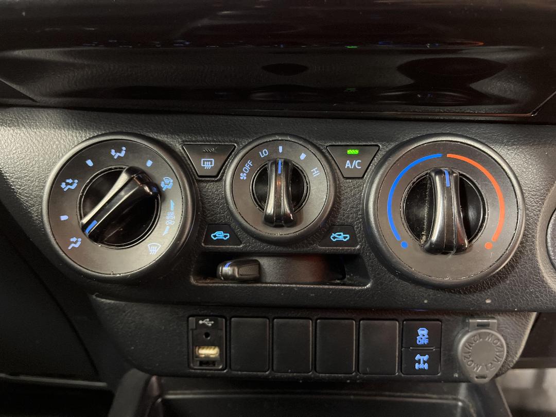 Photo '32' of Toyota Hilux Photo '32' of Toyota Hilux