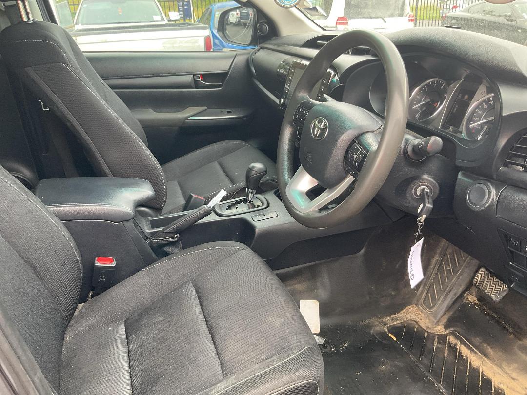 Photo '14' of Toyota Hilux SR TD DC Photo '14' of Toyota Hilux SR TD DC