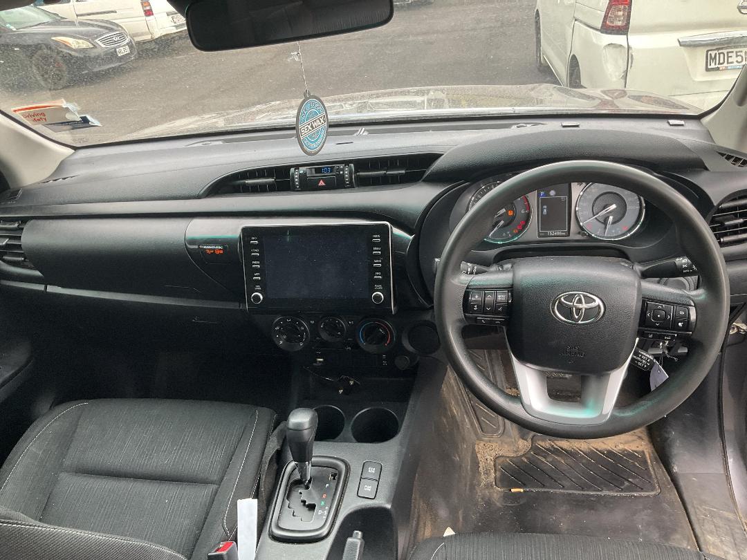 Photo '15' of Toyota Hilux SR TD DC Photo '15' of Toyota Hilux SR TD DC