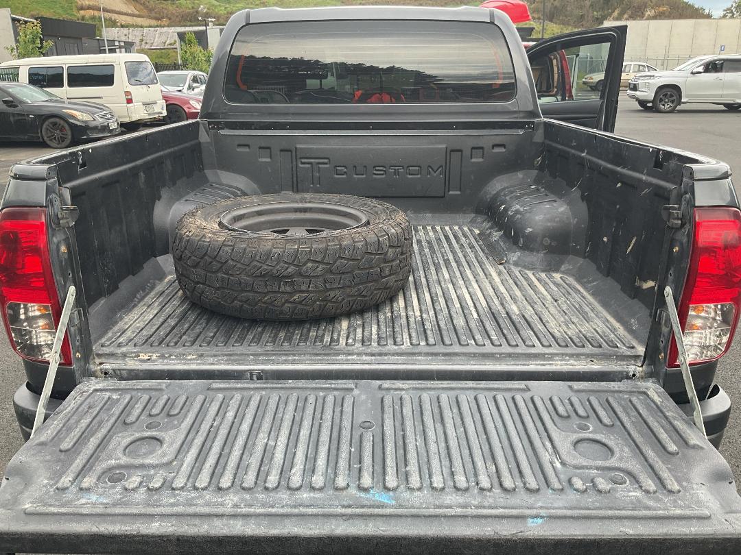 Photo '17' of Toyota Hilux SR TD DC Photo '17' of Toyota Hilux SR TD DC