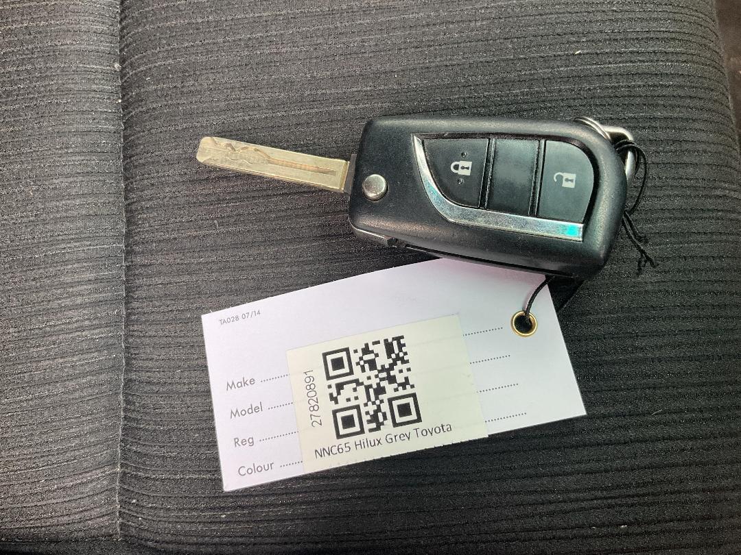 Photo '23' of Toyota Hilux SR TD DC Photo '23' of Toyota Hilux SR TD DC