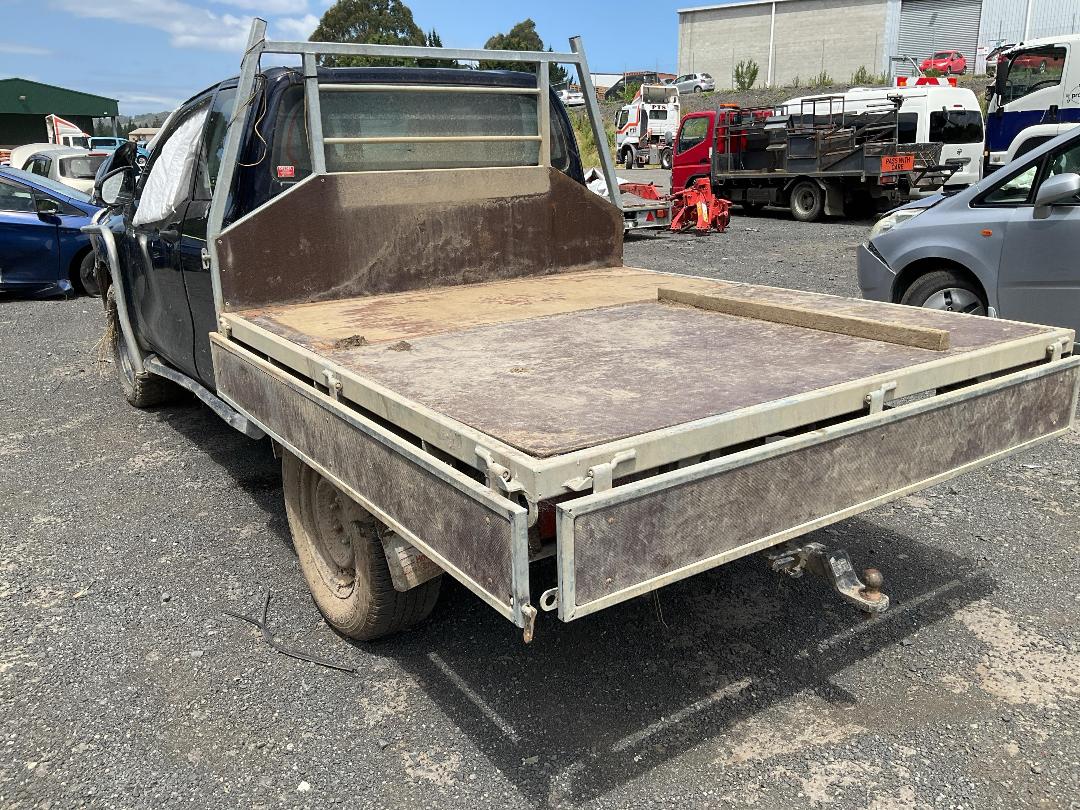 Photo '3' of Toyota Hilux SR TD EC/CC Photo '3' of Toyota Hilux SR TD EC/CC