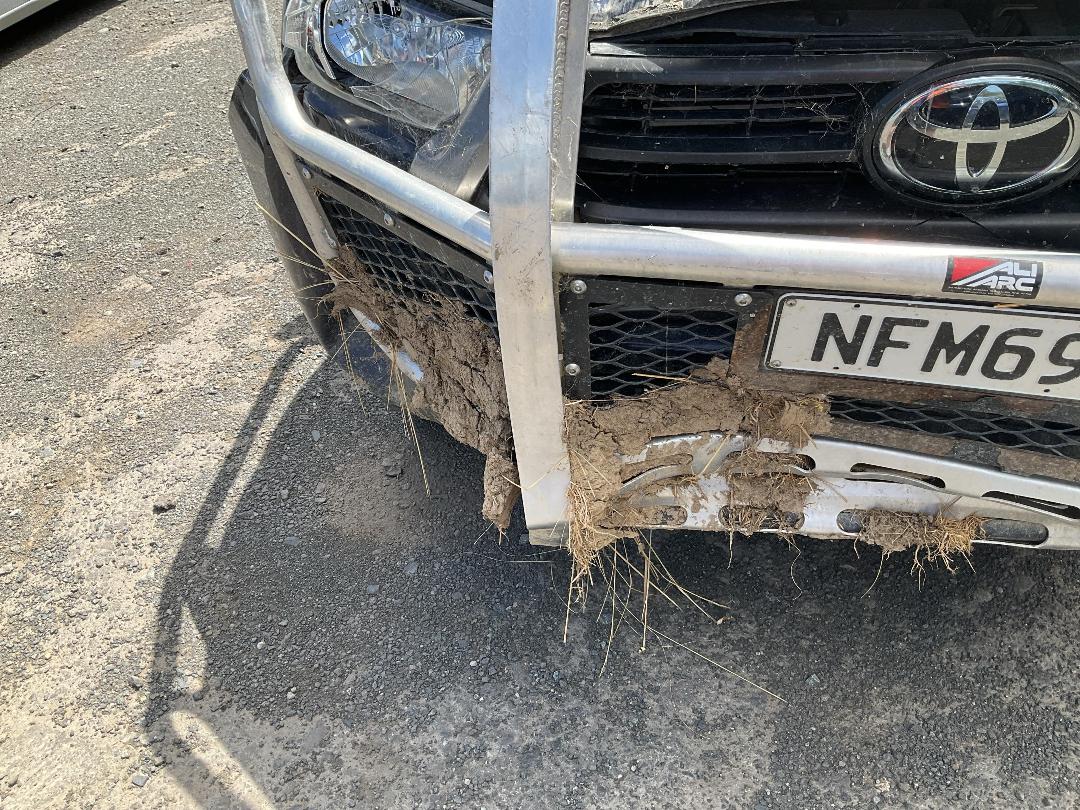 Photo '8' of Toyota Hilux SR TD EC/CC Photo '8' of Toyota Hilux SR TD EC/CC