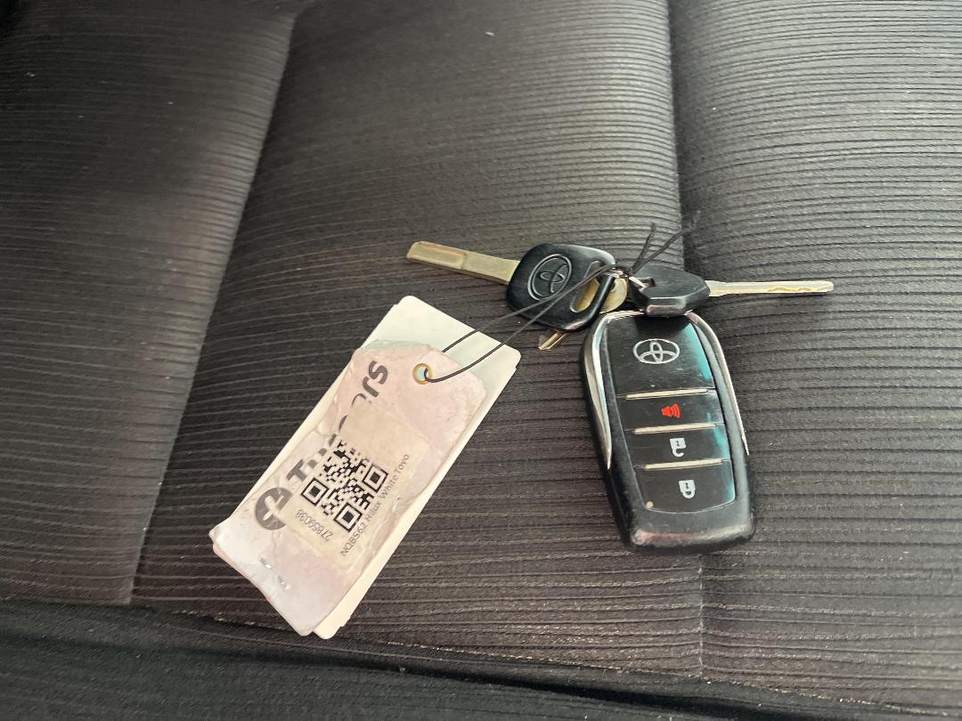 Photo '22' of Toyota Hilux