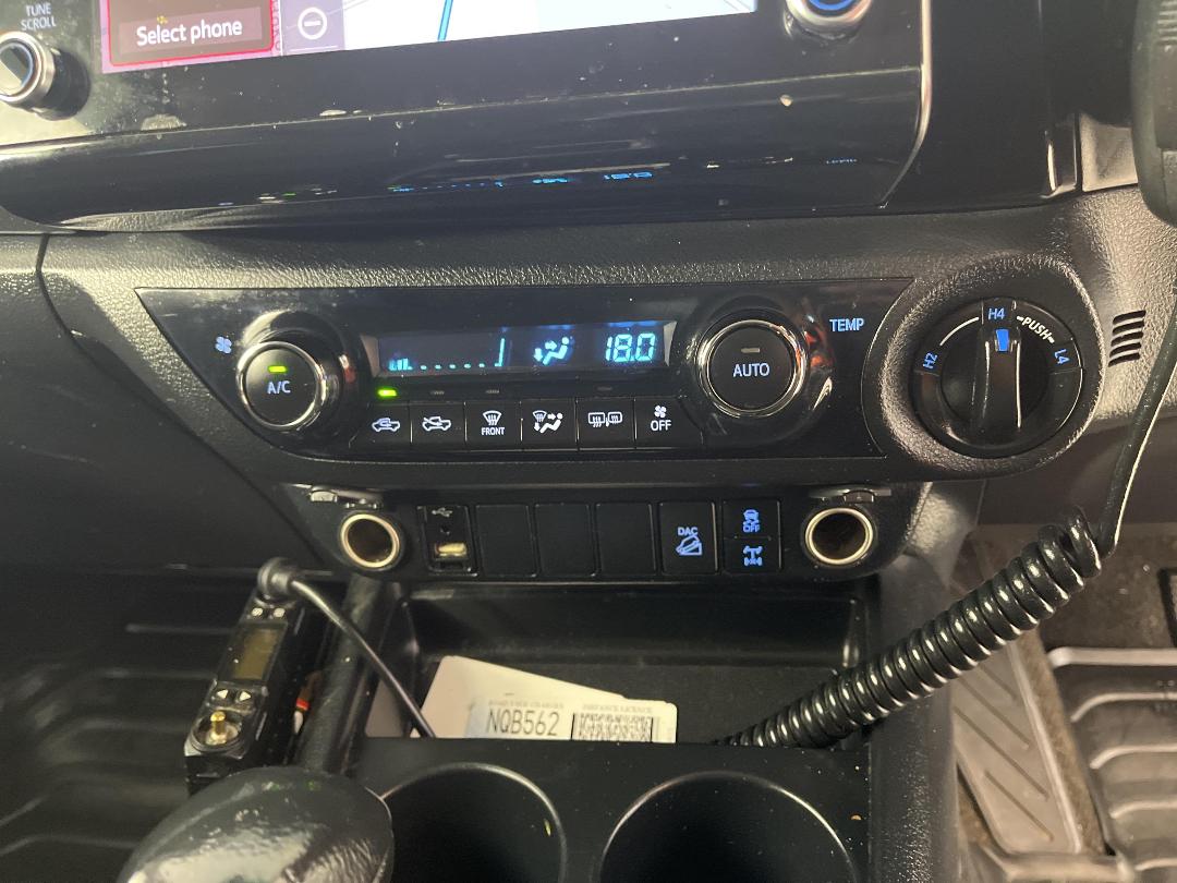 Photo '30' of Toyota Hilux