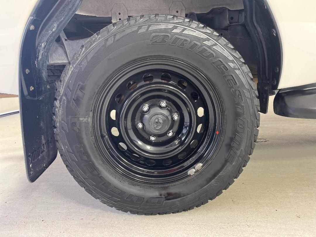 Photo '12' of Toyota Hilux