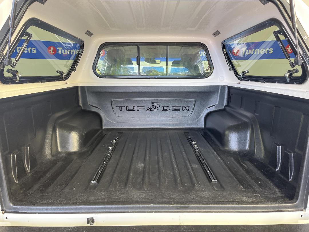 Photo '14' of Toyota Hilux