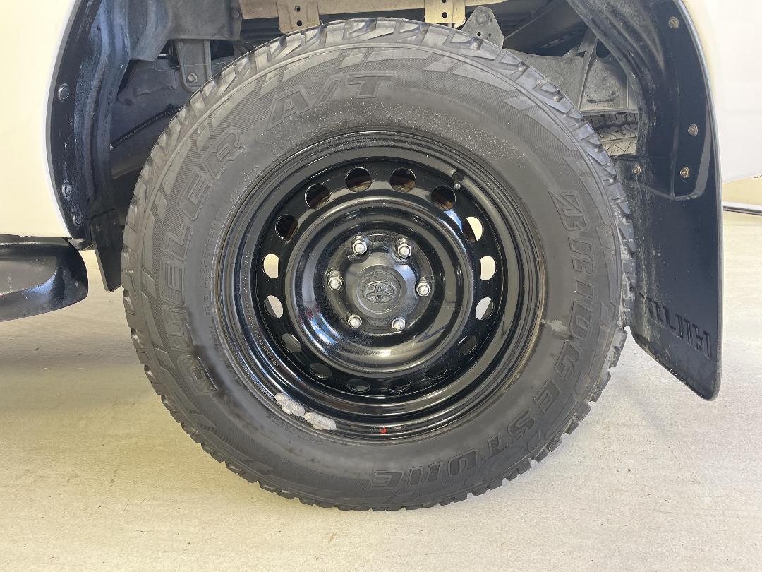 Photo '11' of Toyota Hilux