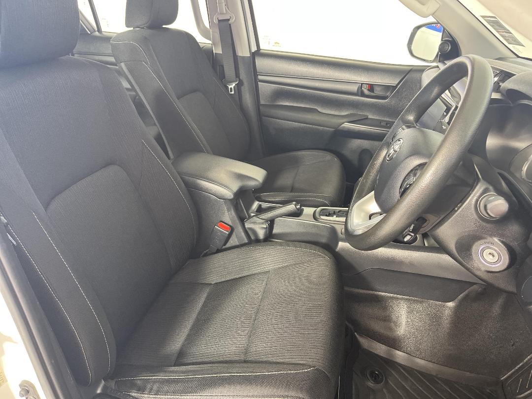 Photo '16' of Toyota Hilux