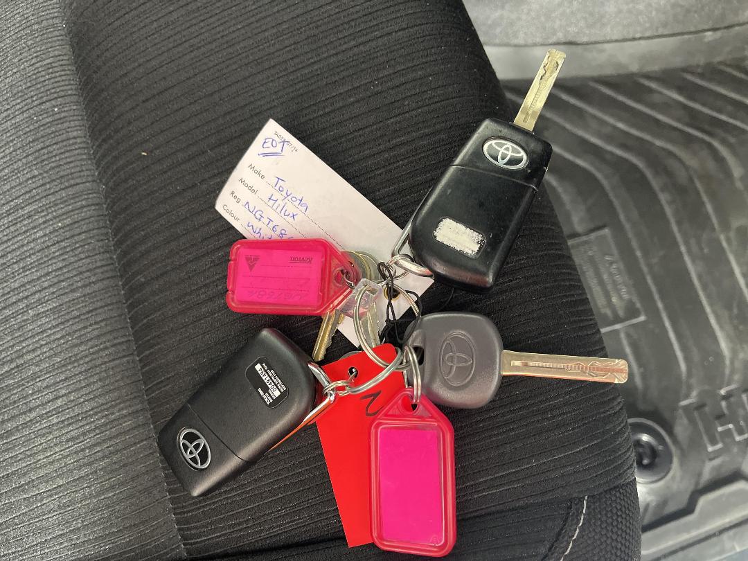 Photo '22' of Toyota Hilux