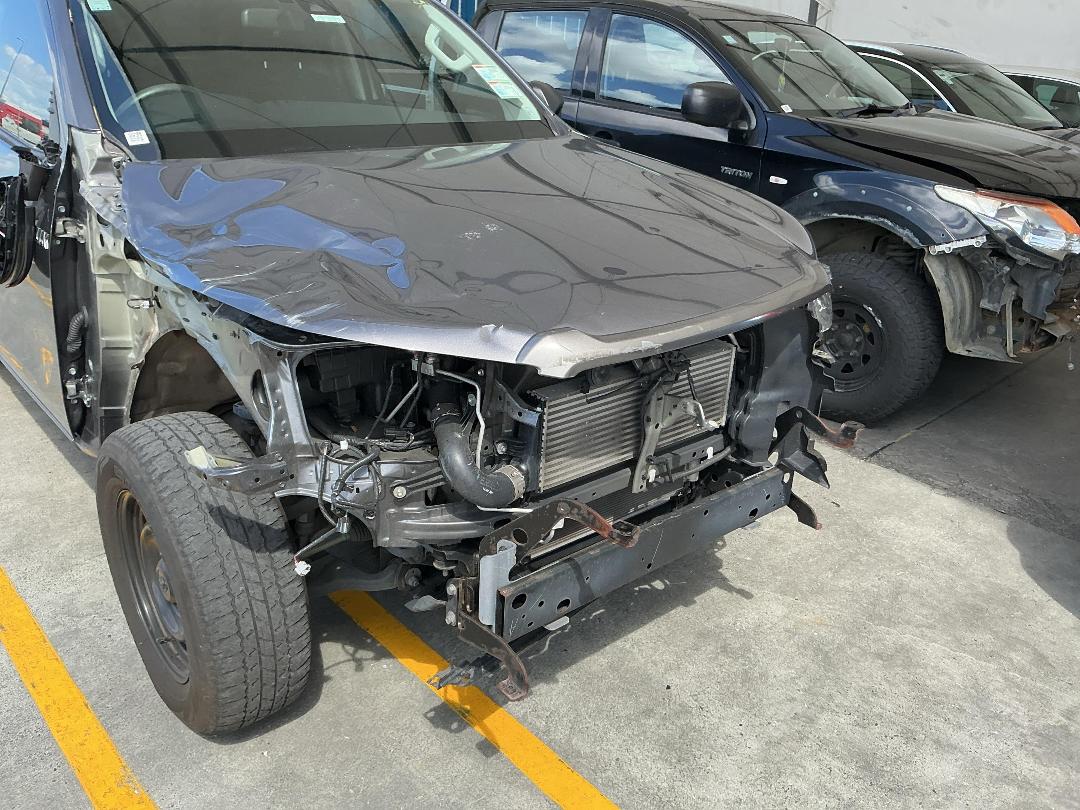 Photo '4' of Toyota Hilux SR TD EC Photo '4' of Toyota Hilux SR TD EC