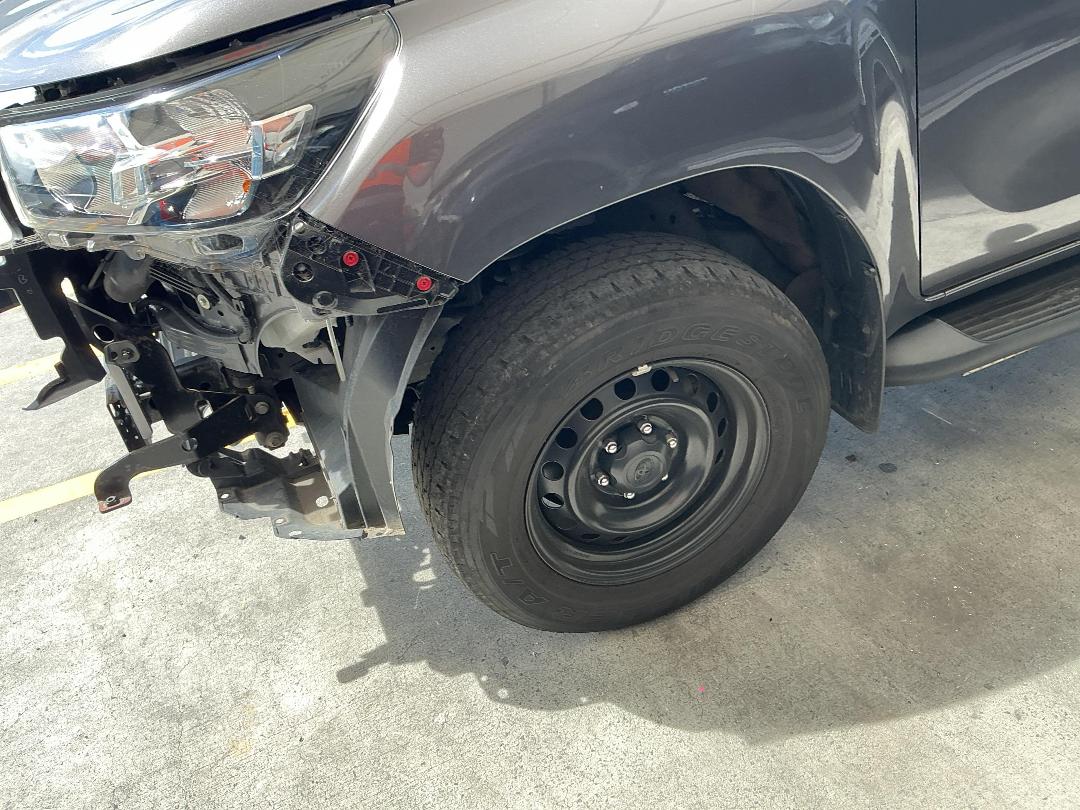 Photo '7' of Toyota Hilux SR TD EC Photo '7' of Toyota Hilux SR TD EC