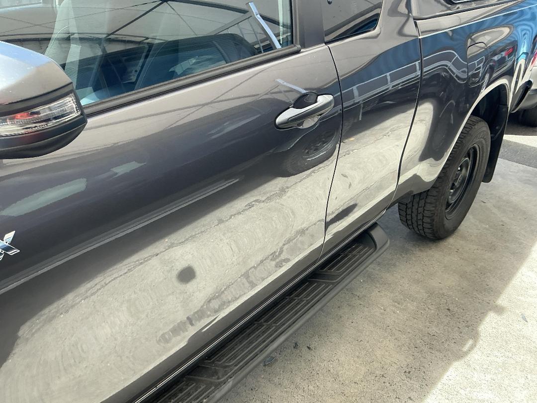 Photo '8' of Toyota Hilux SR TD EC Photo '8' of Toyota Hilux SR TD EC