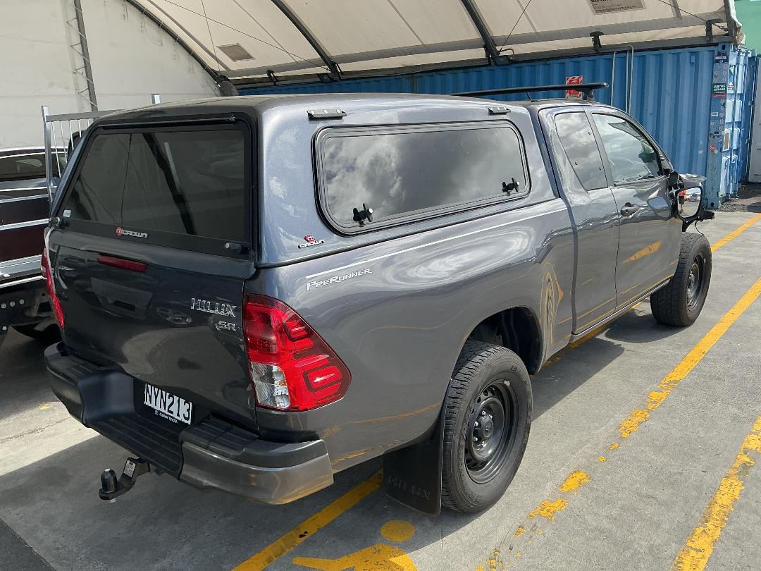 Photo '11' of Toyota Hilux SR TD EC Photo '11' of Toyota Hilux SR TD EC