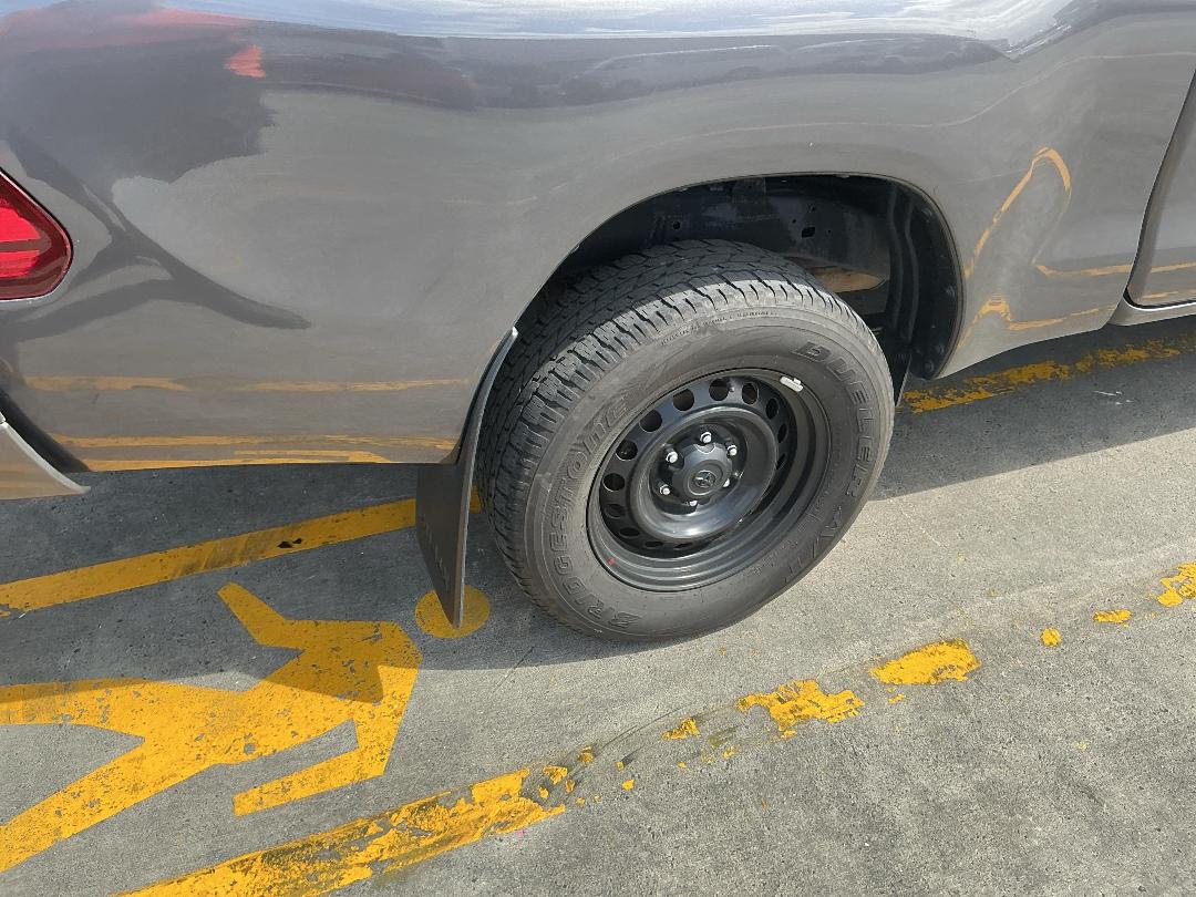 Photo '12' of Toyota Hilux SR TD EC Photo '12' of Toyota Hilux SR TD EC