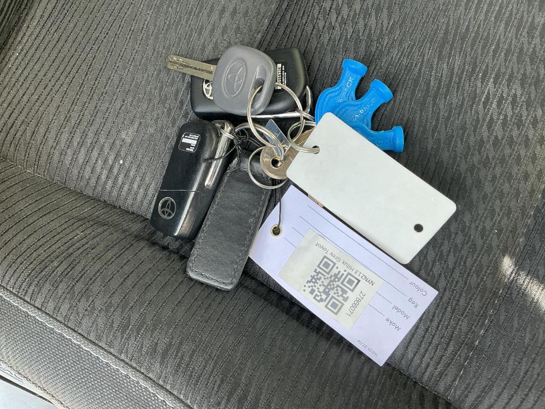 Photo '17' of Toyota Hilux SR TD EC Photo '17' of Toyota Hilux SR TD EC