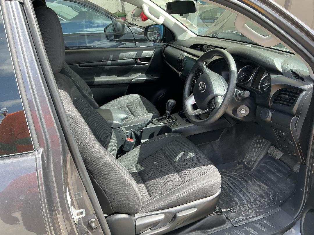 Photo '18' of Toyota Hilux SR TD EC Photo '18' of Toyota Hilux SR TD EC