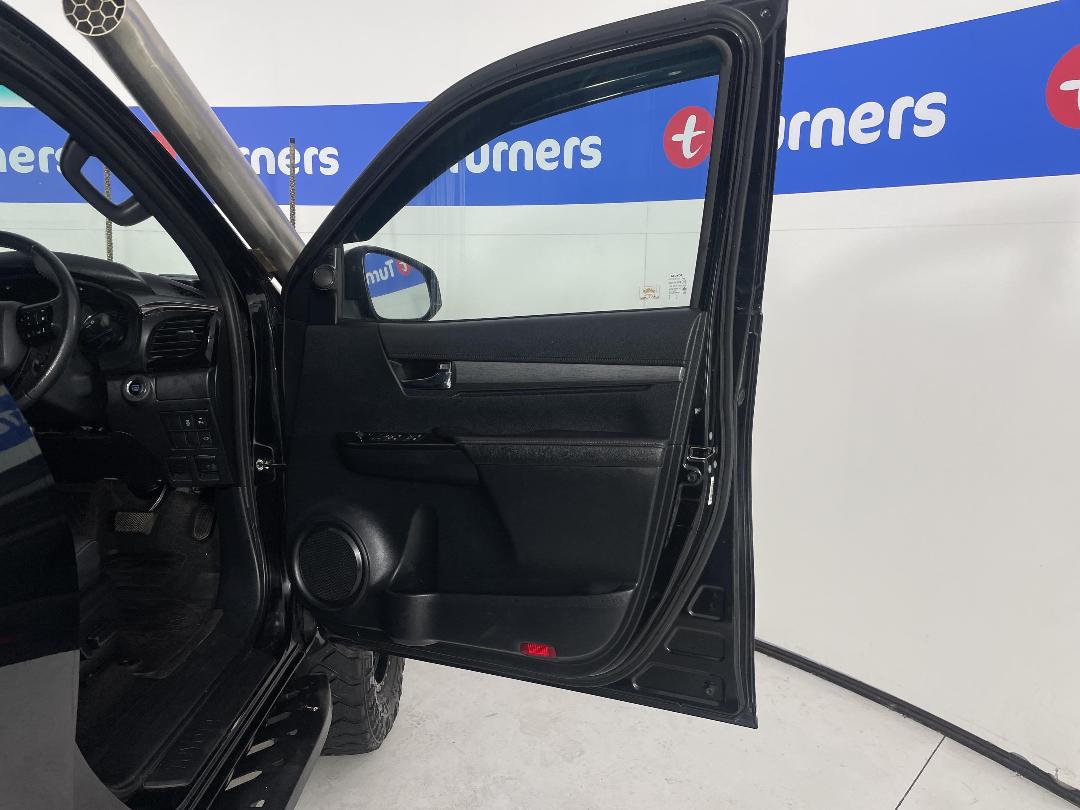 Photo '15' of Toyota Hilux