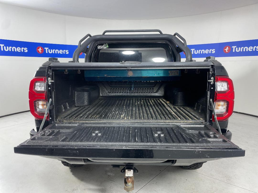 Photo '14' of Toyota Hilux