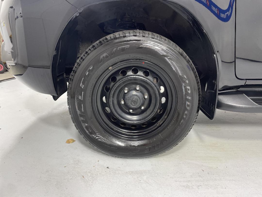 Photo '10' of Toyota Hilux