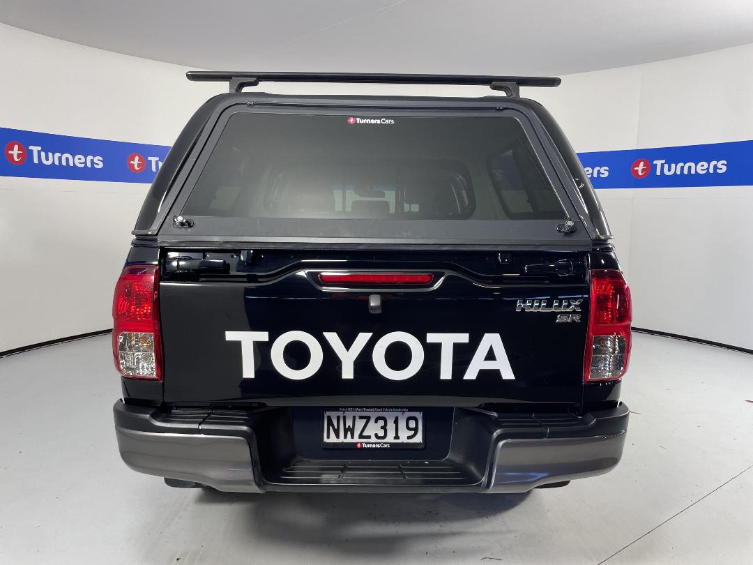 Photo '6' of Toyota Hilux