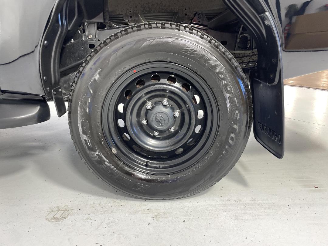 Photo '11' of Toyota Hilux