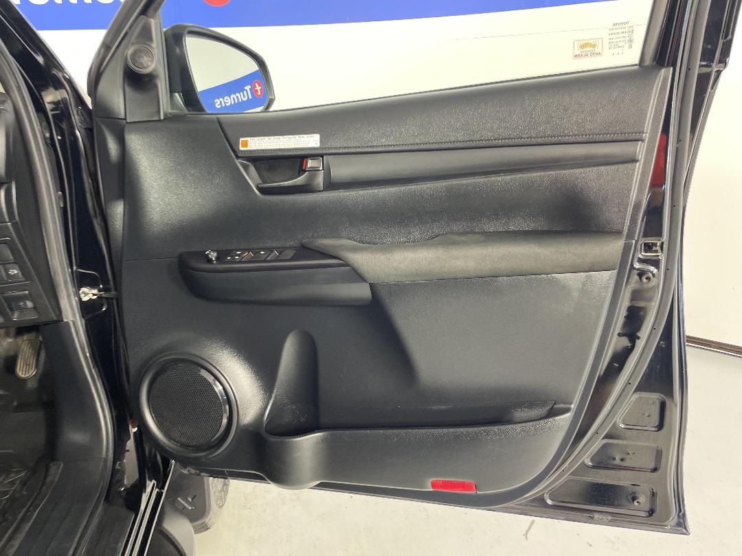 Photo '15' of Toyota Hilux